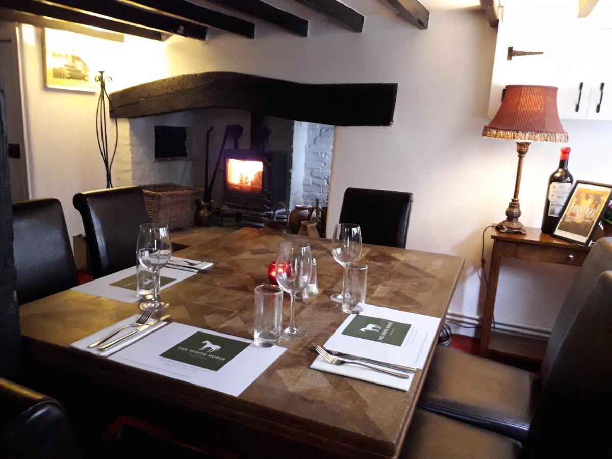 White Horse Inn Andover Buitenkant foto